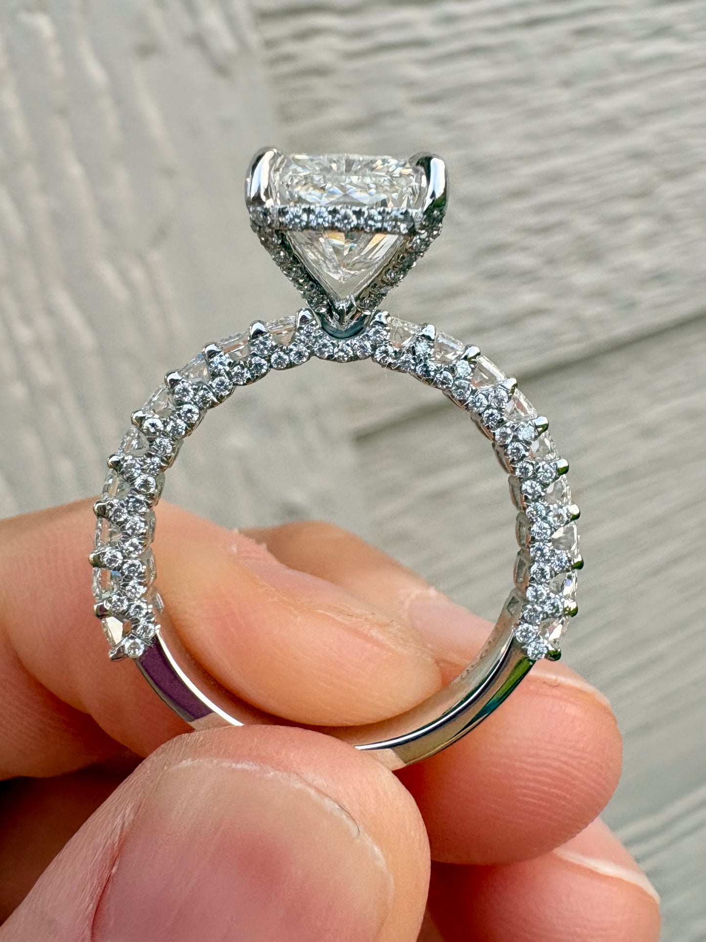 6CTW Radiant cut lab grown diamond VVS2 - Platinum ✨IGI certified - size 6 and 7 on hand