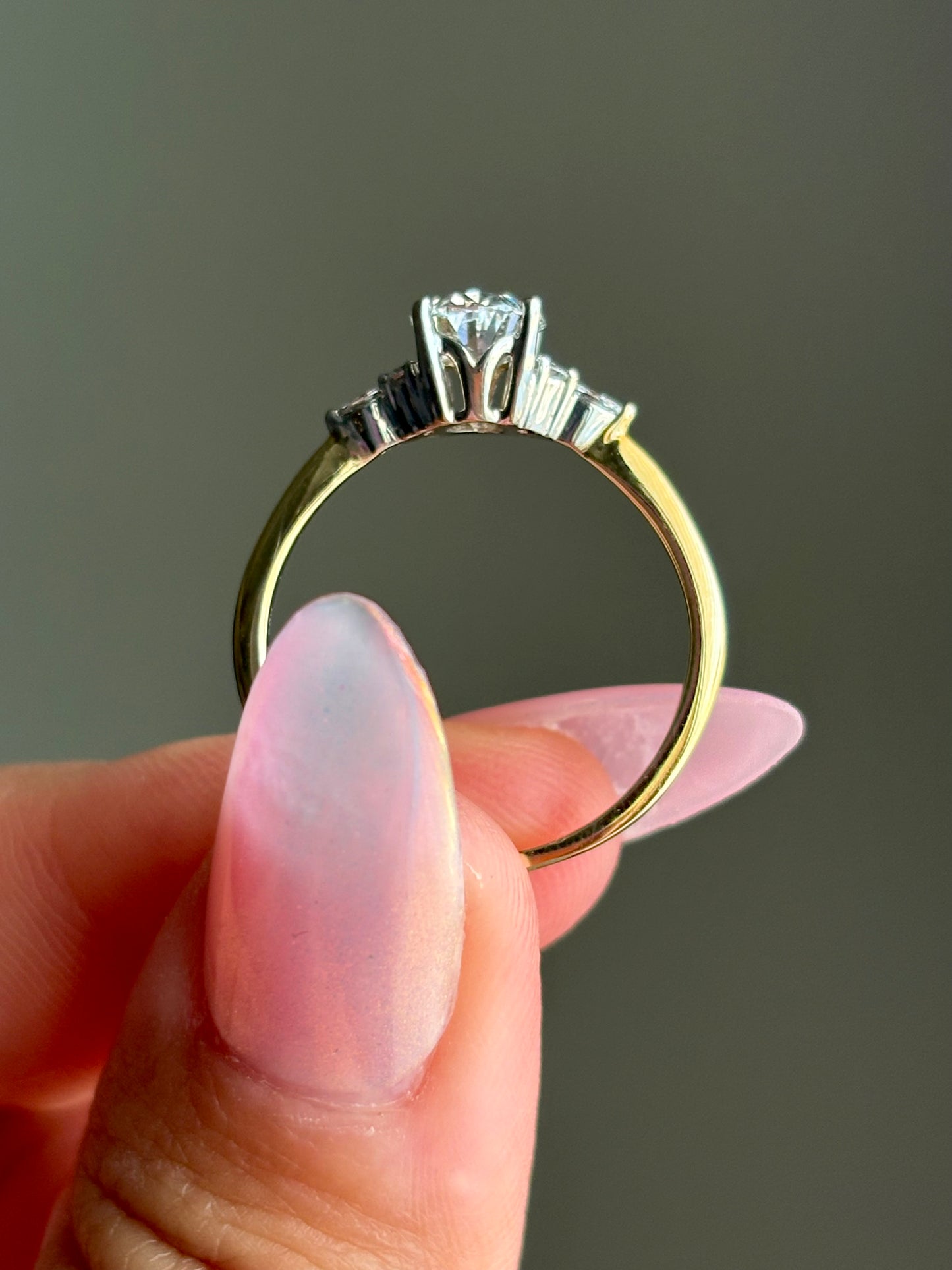 1.09 carat oval brilliant lab grown diamond ring